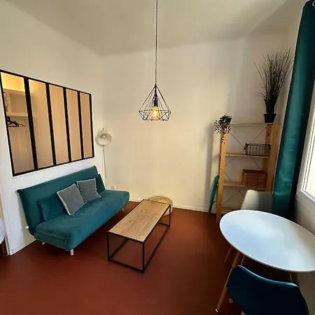 Mignon Petit Joliette Terrasse 2min Metro Apartment