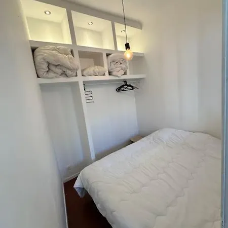 Mignon Petit Joliette Terrasse 2min Metro Apartment