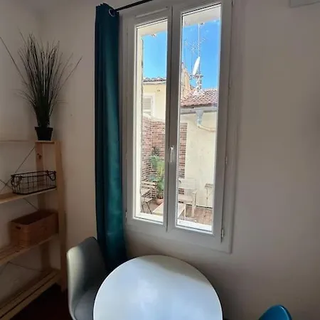 Mignon Petit Joliette Terrasse 2min Metro Marseille